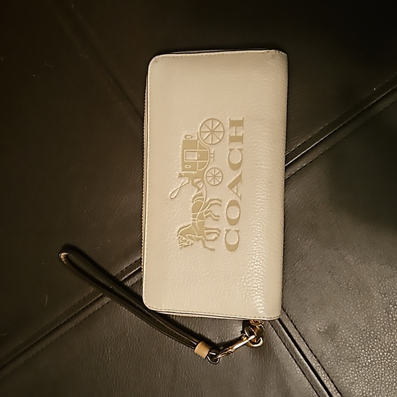 Coach wristlet wallet - Picture 1 of 4